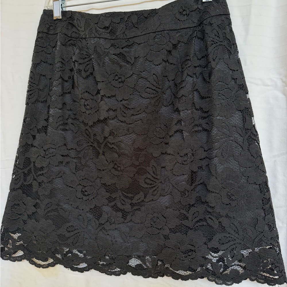 Sz 4P black lace skirt, excellent condition!